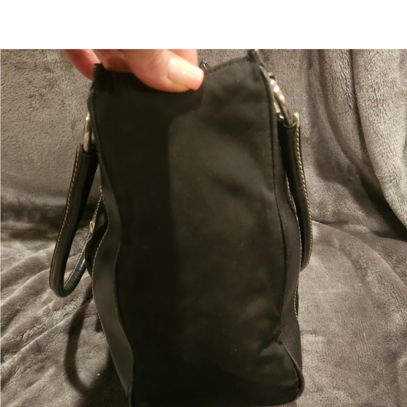 Low start. PRADA Nylon Shoulder Bag. EUC Pre-loved H:9.25" × W:11.5" COA - Picture 5 of 12